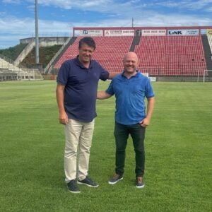 Renato Paiva recebe Adilson Batista em visita técnica à Arena do Jacaré para avaliação de gramado e vestiários